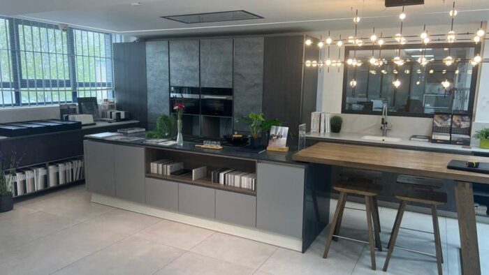 Ex Display Hacker Silver Vintage Oak Wood Venneer Champagne Carcass Kitchen & Silver Star Stone Veneer Island - Silestone Eternal Soapstone & Classic Worktops