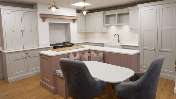 Ex Display LochAnna Durham Light Grey Dovetail Joint Kitchen with Butler Pantry and Georgian Desert Rose Island including Bench Seating – Rangemaster Neff Quooker Appliances – Quartz Worktops