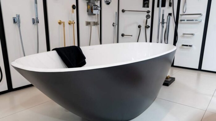 Ex Display Victoria & Albert Black Outer & White Inner Free Standing Bath