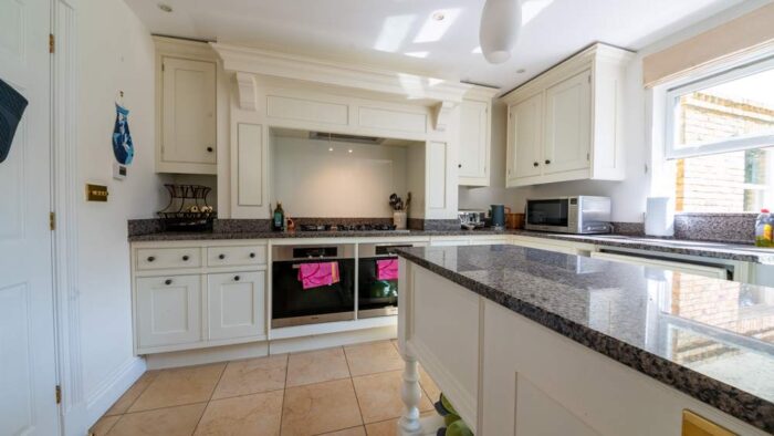 Luxury Smallbone Buttercream Dovetail Shaker Kitchen with Island – Sub Zero Miele Bosch Appliances – Granite Worktops