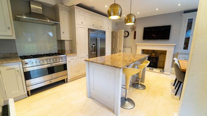 Bespoke Handmade Dovetail Joint Modern Shaker F&B Kitchen & Island with Dresser – Neff Britannia Samsung Bosch Appliances - Marble effect Granite Worktops