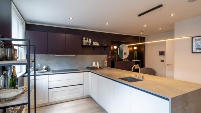 Ex Display Hacker Concept Large Hampton White - Porto Blackberry Kitchen & Peninsular & Sideboard - Dekton Soke 20mm Worktops