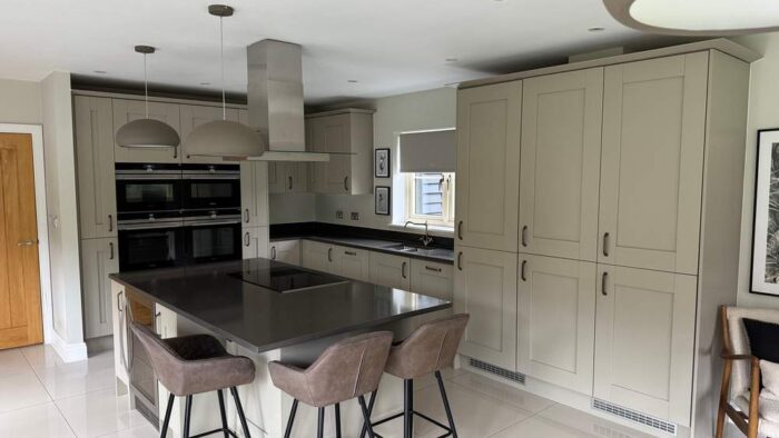 Dove-Grey-Shaker-Kitchen-inc-Matching-Island-with-Breakfast-Bar–-Siemens-Caple-Appliances-Quartz-Worktops-3832810