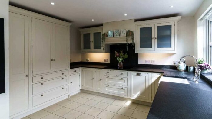 Bespoke Stone Off White Shaker Kitchen – Neff Appliances – Granite Worktops
