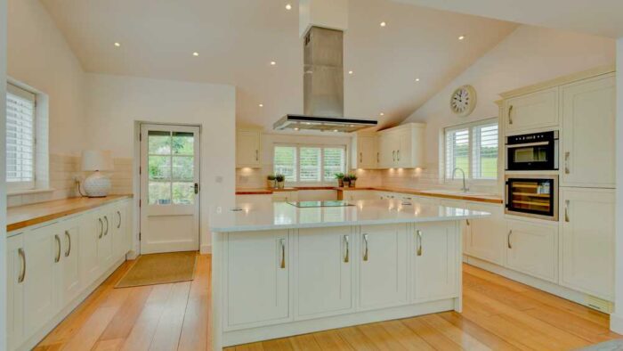 Howdens Cream Shaker Kitchen with Large Island – CDA Appliances - Wooden & Silestone Worktops - 3833044
