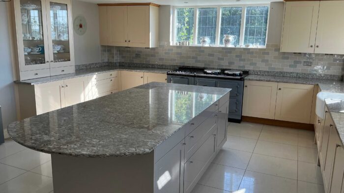 Large Cream Shaker Kitchen with Large SieMatic Island – Quooker Appliance – Granite Worktops 3833025