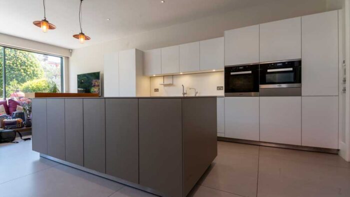 Luxury Bulthaup B3 Cream (Kaolin 15) Modern Slab Kitchen and Island with Breakfast Bar – Gaggenau Quooker Miele Appliances – Composite Stone Worktops (20mm)