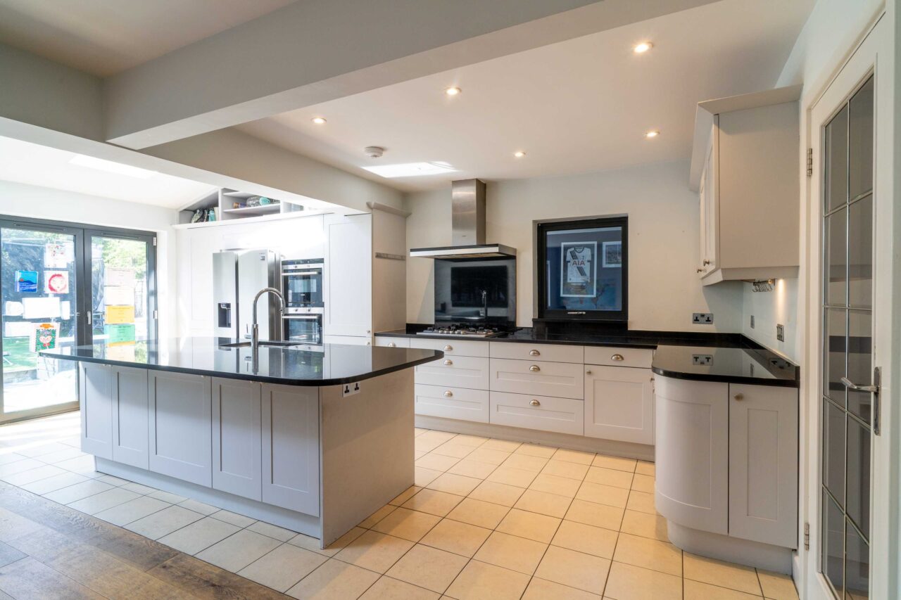 Wentworth Dove Grey Shaker Kitchen and Matching Island with Breakfast Bar – Siemens Quooker Bosch Appliances – Granite Worktops