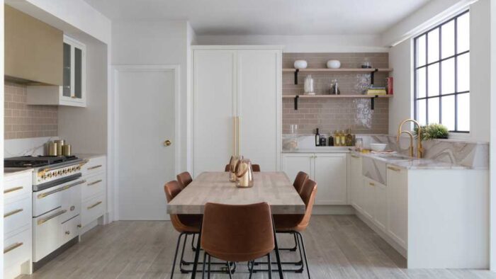 Ex Display The Wood Works Luxury Tulipwood Shaker White Oak Veneer Kitchen – Separate Island - Cambria Brittanicca gold warm plus Raised splashback