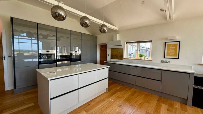 Howdens Modern Slab Graphite Grey Kitchen with Light Grey Island – Lamona Kolbe Appliances – Quartz Worktops