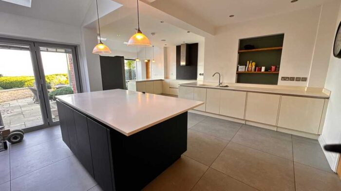 SieMatic Modern Slab Ivory Gloss Kitchen Breakfast Bar and Island - 3833065