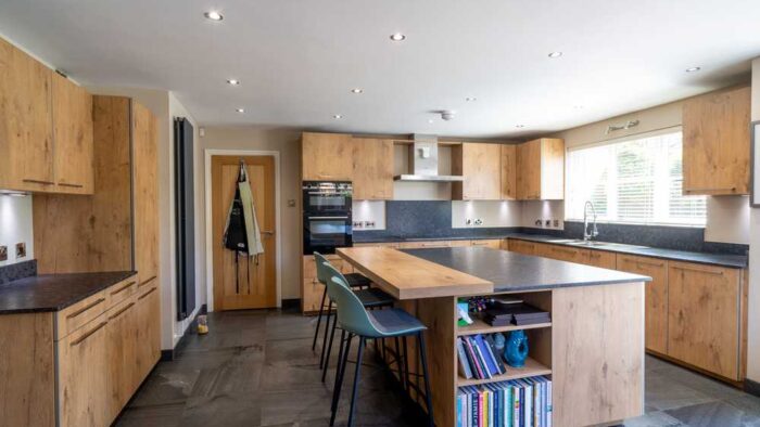 Beckermann Kuchen Light Oak Kitchen with Matching Island with Breakfast Bar – Bosch Siemens Appliances - Black Satinato Granite Worktops - 3833126