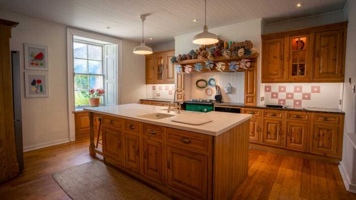 Luxury Clive Christian Wooden Kitchen with Matching Island and Desser – Neff Imperial Appliances – Granite, Wooden & Corian Worktops - 3833134