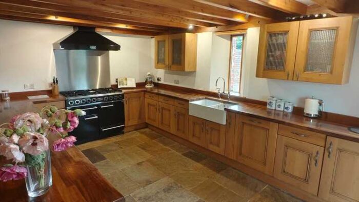 Farmhouse Wood Like Kitchen with Large Peninsula & Appliances - 3833161