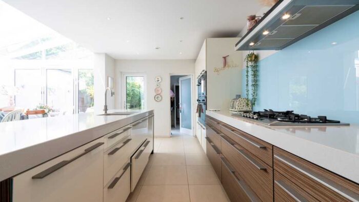 Luxury Eggersmann Cream Gloss & Wood Like Kitchen with Large Island – Siemens Bosch Neff Appliances – Quartz Worktops 3833154