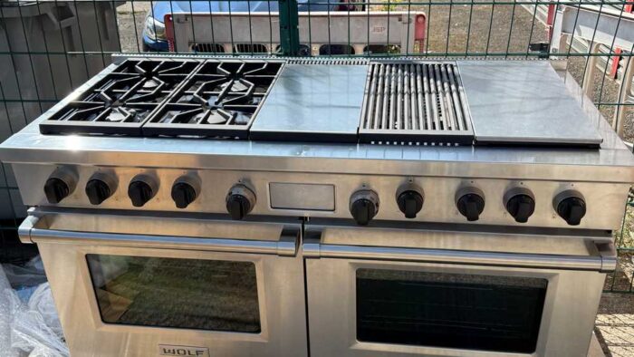 Wolf Dual Fuel Range inc Charbroiler & Griddle ICBDF606CG - APP603